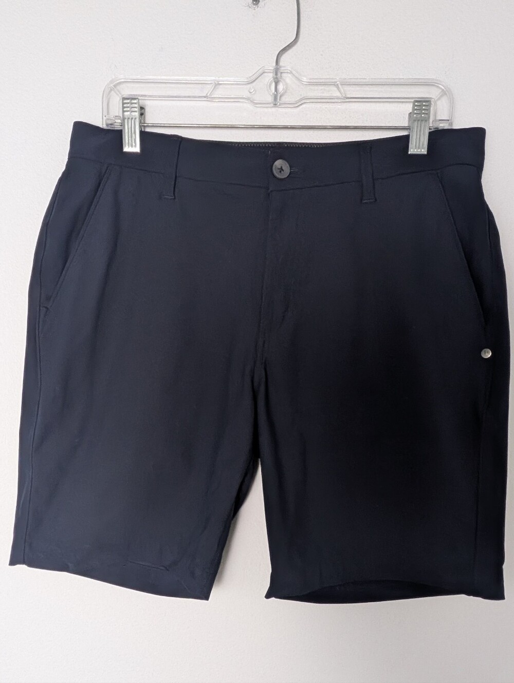 Vuori Men's Meta blue Polyester Chino Shorts Flat Front Zip Zipper Solid size 32